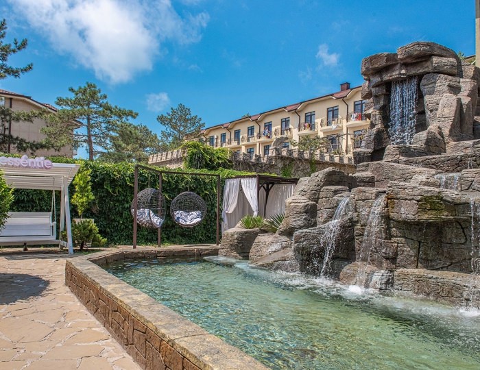 Внешний вид и территория - Отель Resort & Spa Doville 5* / СПА отель Довиль 5*