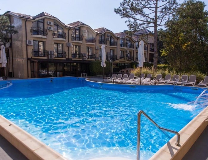 Внешний вид и территория - Отель Resort & Spa Doville 5* / СПА отель Довиль 5*