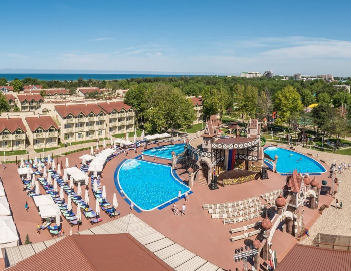 Внешний вид и территория - Отель Resort & Spa Doville 5* / СПА отель Довиль 5*