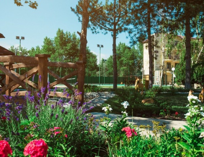 Внешний вид и территория - Отель Resort & Spa Doville 5* / СПА отель Довиль 5*