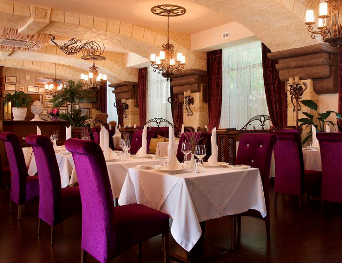 Ресторан Saint Michel - Отель Resort & Spa Doville 5* / СПА отель Довиль 5*